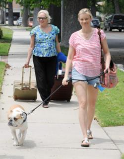 Amy Smart feet photo thumbnail