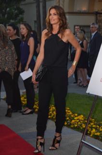Cindy Crawford feet photo thumbnail
