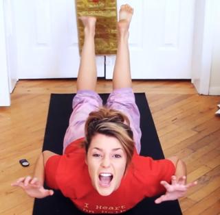 Grace Helbig feet photo thumbnail
