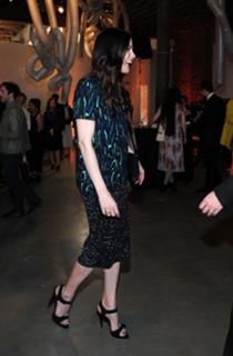 Liv Tyler feet photo thumbnail