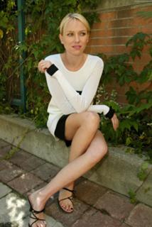 Naomi Watts feet photo thumbnail