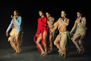 Selena Gomez feet photo thumbnail