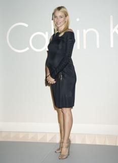 Naomi Watts feet photo thumbnail