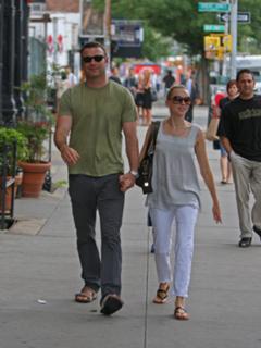 Naomi Watts feet photo thumbnail