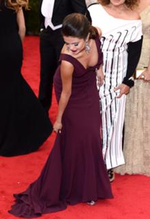 Selena Gomez feet photo thumbnail