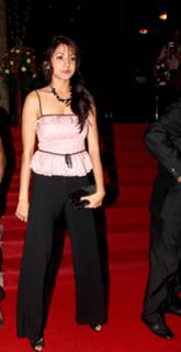 Anushka Sharma feet photo thumbnail