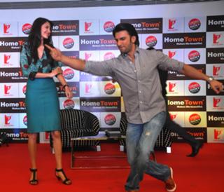 Anushka Sharma feet photo thumbnail