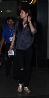 Anushka Sharma feet photo thumbnail