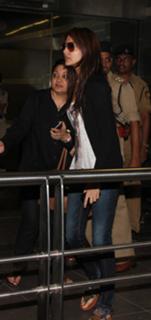 Anushka Sharma feet photo thumbnail