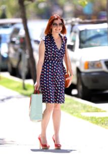Alyson Hannigan feet photo thumbnail