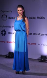 Malaika Arora feet photo thumbnail