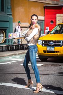 Adriana Lima feet photo thumbnail