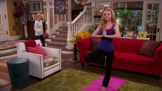 Dove Cameron feet photo thumbnail