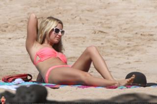 Ashley Tisdale feet photo thumbnail