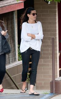 Sandra Bullock feet photo thumbnail
