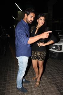 Jacqueline Fernandez feet photo thumbnail