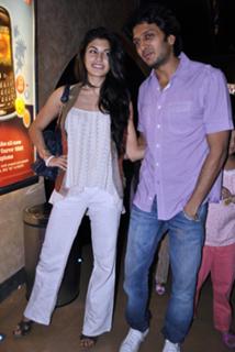 Jacqueline Fernandez feet photo thumbnail