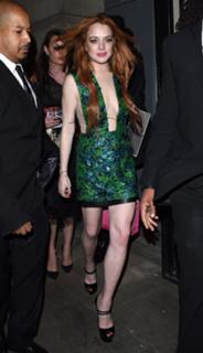 Lindsay Lohan feet photo thumbnail