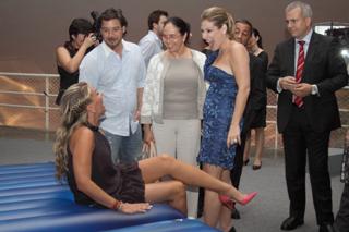 Adriane Galisteu feet photo thumbnail