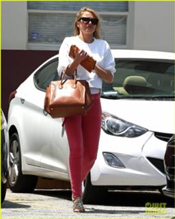 Cameron Diaz feet photo thumbnail