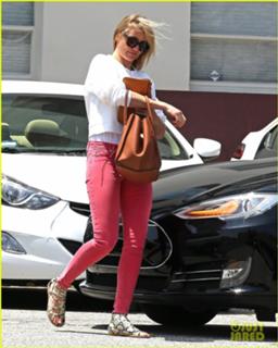 Cameron Diaz feet photo thumbnail