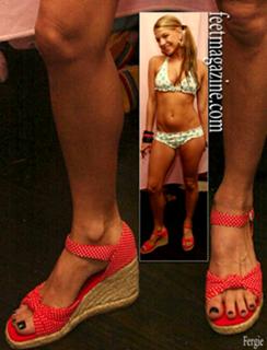 Fergie feet photo thumbnail