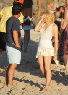 Naomi Watts feet photo thumbnail