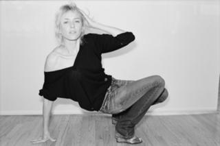 Naomi Watts feet photo thumbnail