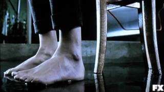 Charlize Theron feet photo thumbnail