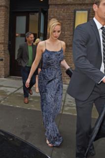 Jennifer Lawrence feet photo thumbnail