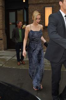 Jennifer Lawrence feet photo thumbnail