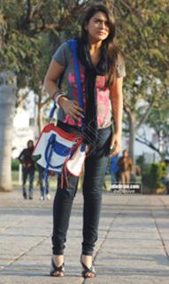 Hansika Motwani feet photo thumbnail