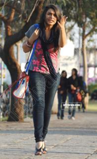 Hansika Motwani feet photo thumbnail