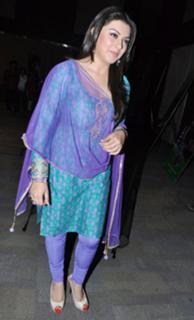 Hansika Motwani feet photo thumbnail