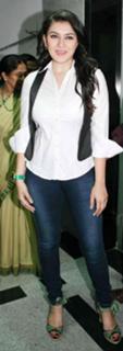 Hansika Motwani feet photo thumbnail