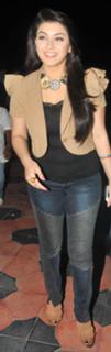 Hansika Motwani feet photo thumbnail