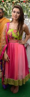 Hansika Motwani feet photo thumbnail