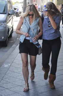 Kristen Bell feet photo thumbnail