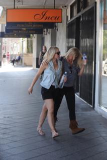 Kristen Bell feet photo thumbnail