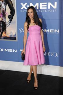 Famke Janssen feet photo thumbnail