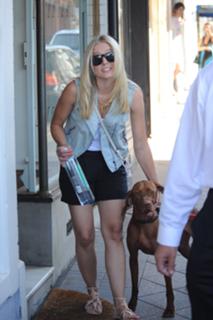 Kristen Bell feet photo thumbnail
