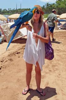 Kristen Bell feet photo thumbnail