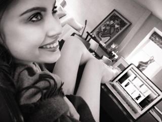 Xenia Tchoumitcheva feet photo thumbnail