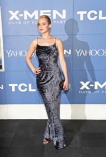 Jennifer Lawrence feet photo thumbnail