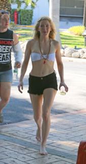 Ellie Goulding feet photo thumbnail