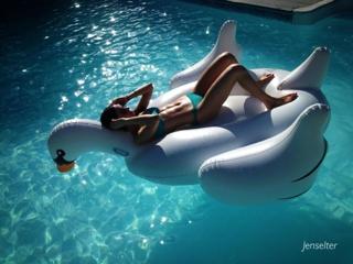 Jen Selter feet photo thumbnail