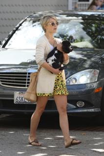 Julianne Hough feet photo thumbnail