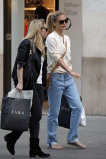 Bar Refaeli feet photo thumbnail