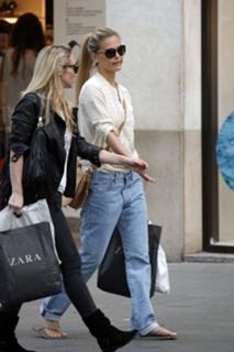Bar Refaeli feet photo thumbnail
