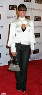 Alicia Keys feet photo thumbnail